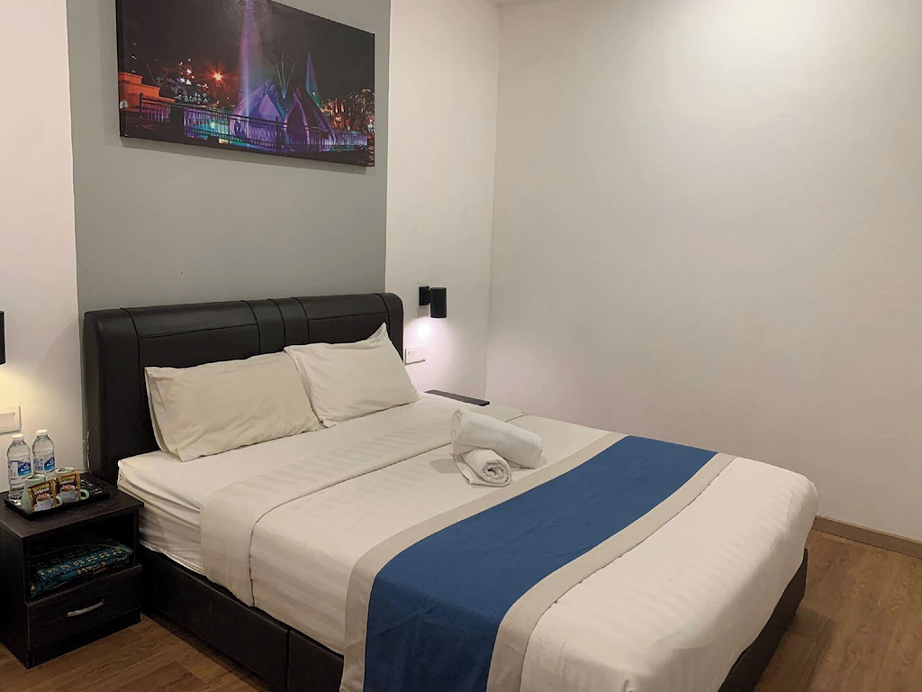 Desk, free WiFi, bed sheets