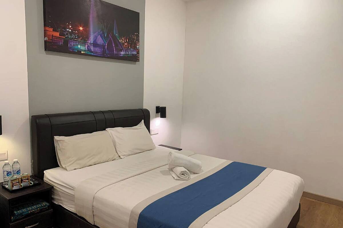 标准房, 1 张大床 | 办公桌、免费 WiFi、床单