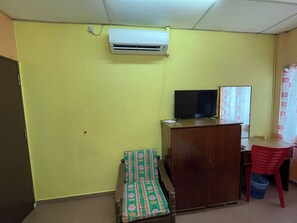 Quarto standard, sem janelas | Escrivaninha, Wi-Fi de cortesia, roupa de cama