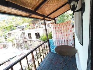 Family Room | Desk, iron/ironing board, free WiFi, bed sheets - El Gordo'S Seaside Adventure Lodge (El Nido)