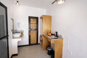 Standard Double Room - El Gordo'S Seaside Adventure Lodge (El Nido)