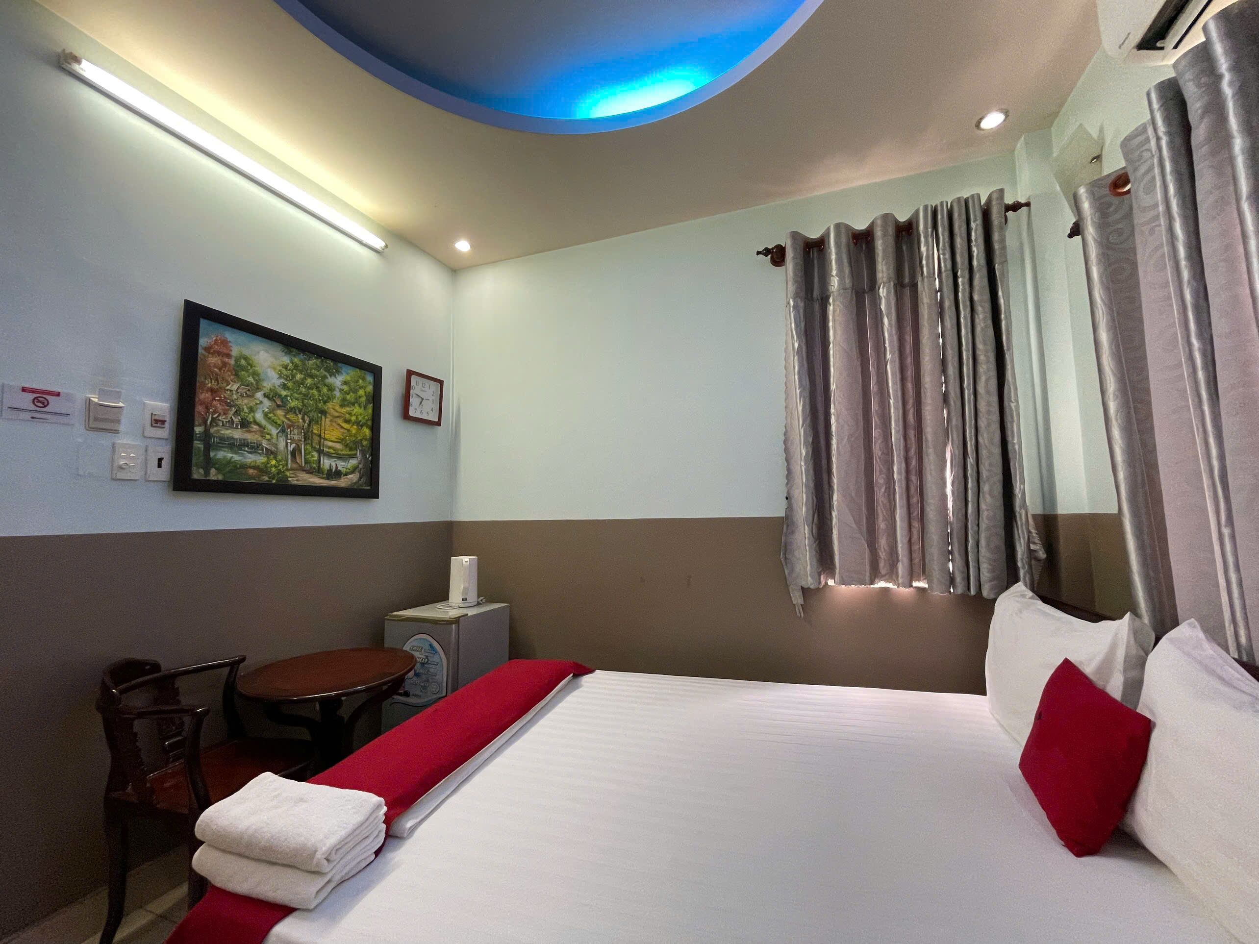 Deluxe Room | Desk, iron/ironing board, free WiFi, bed sheets