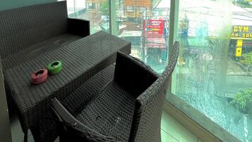 Family Room | Desk, iron/ironing board, free WiFi, bed sheets