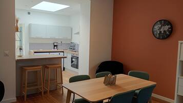 House | 5 bedrooms, Internet