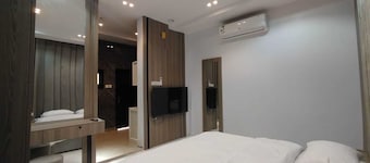 Al Salam Studio Self Check-in j-2