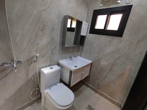 Studio | Bathroom