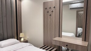 Apartamento | Cofres nos quartos, Wi-Fi de cortesia