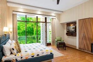 Suite | Iron/ironing board, free WiFi, bed sheets - asar Suites GK1 By Orion Hotels (New Delhi)