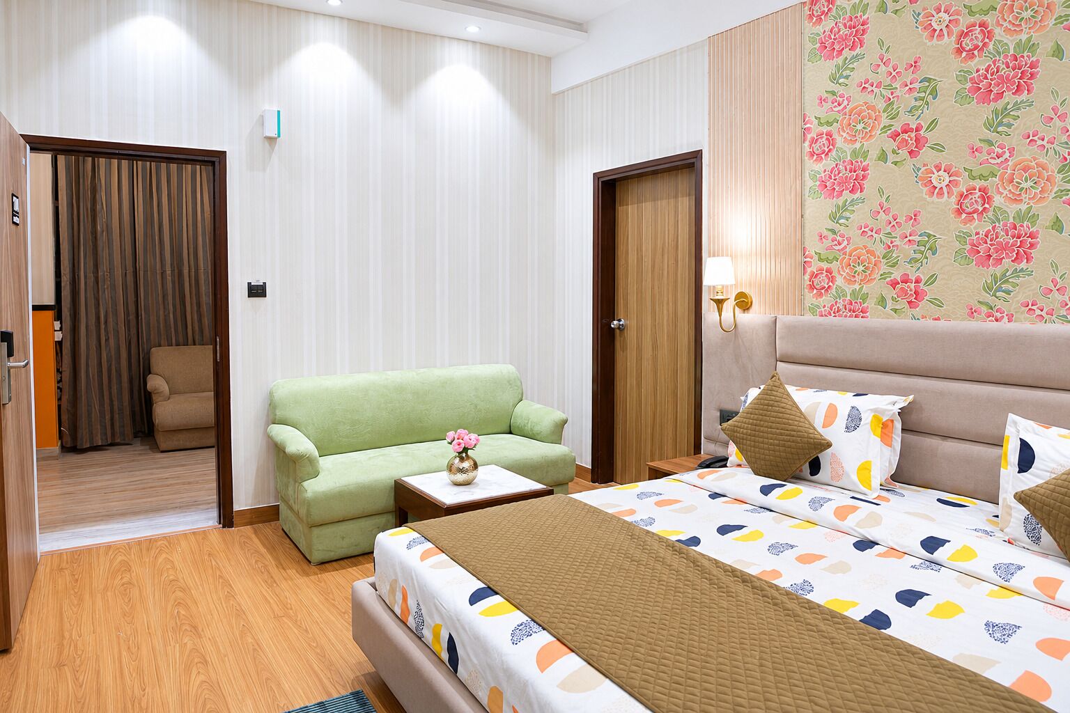 Deluxe Double or Twin Room, Balcony | Iron/ironing board, free WiFi, bed sheets