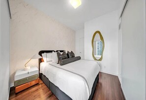 Room - Harbour Toronto Elite Hotel (Toronto)