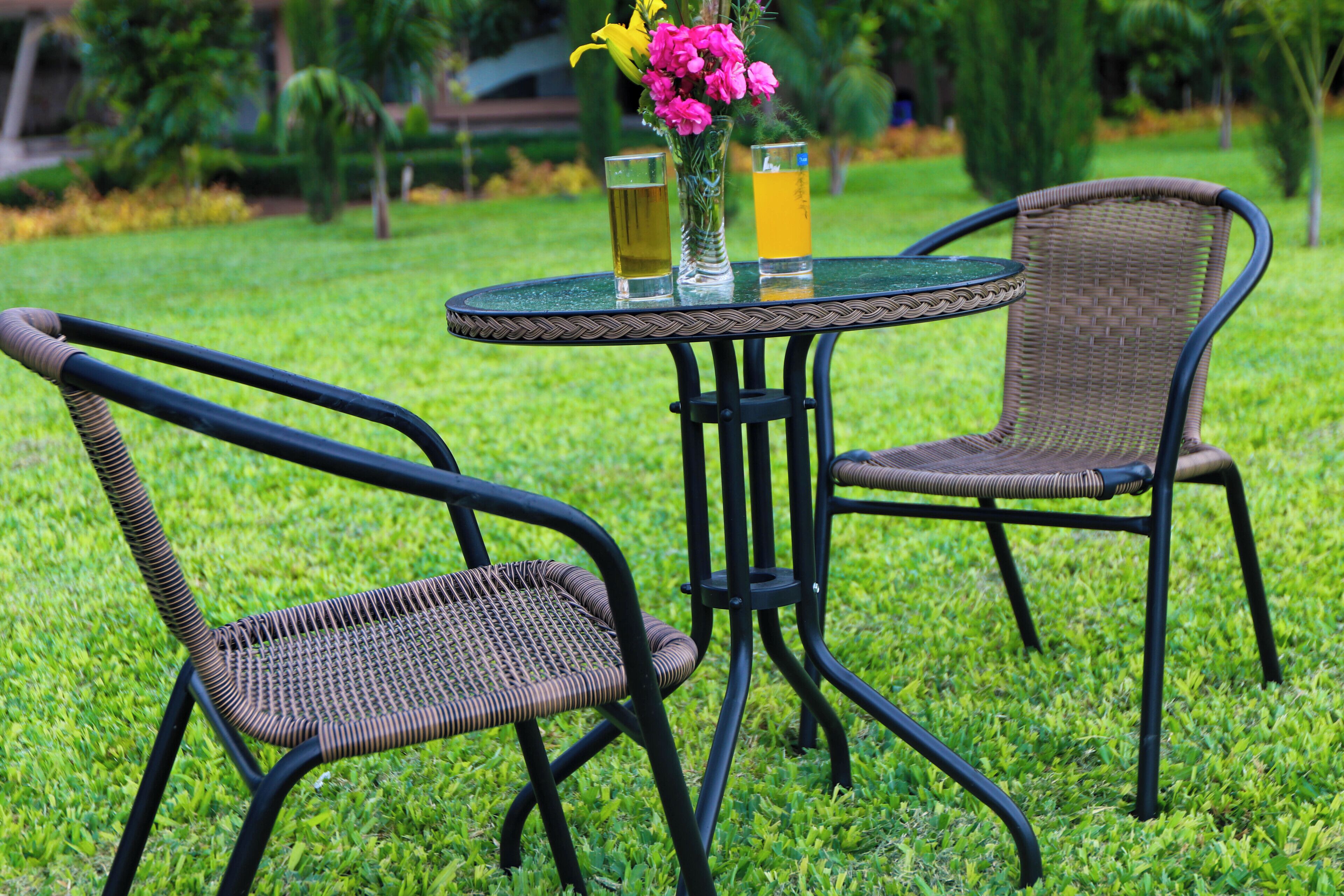 ダブルまたはツインルーム マウンテンビュー | 屋外ダイニングエリア