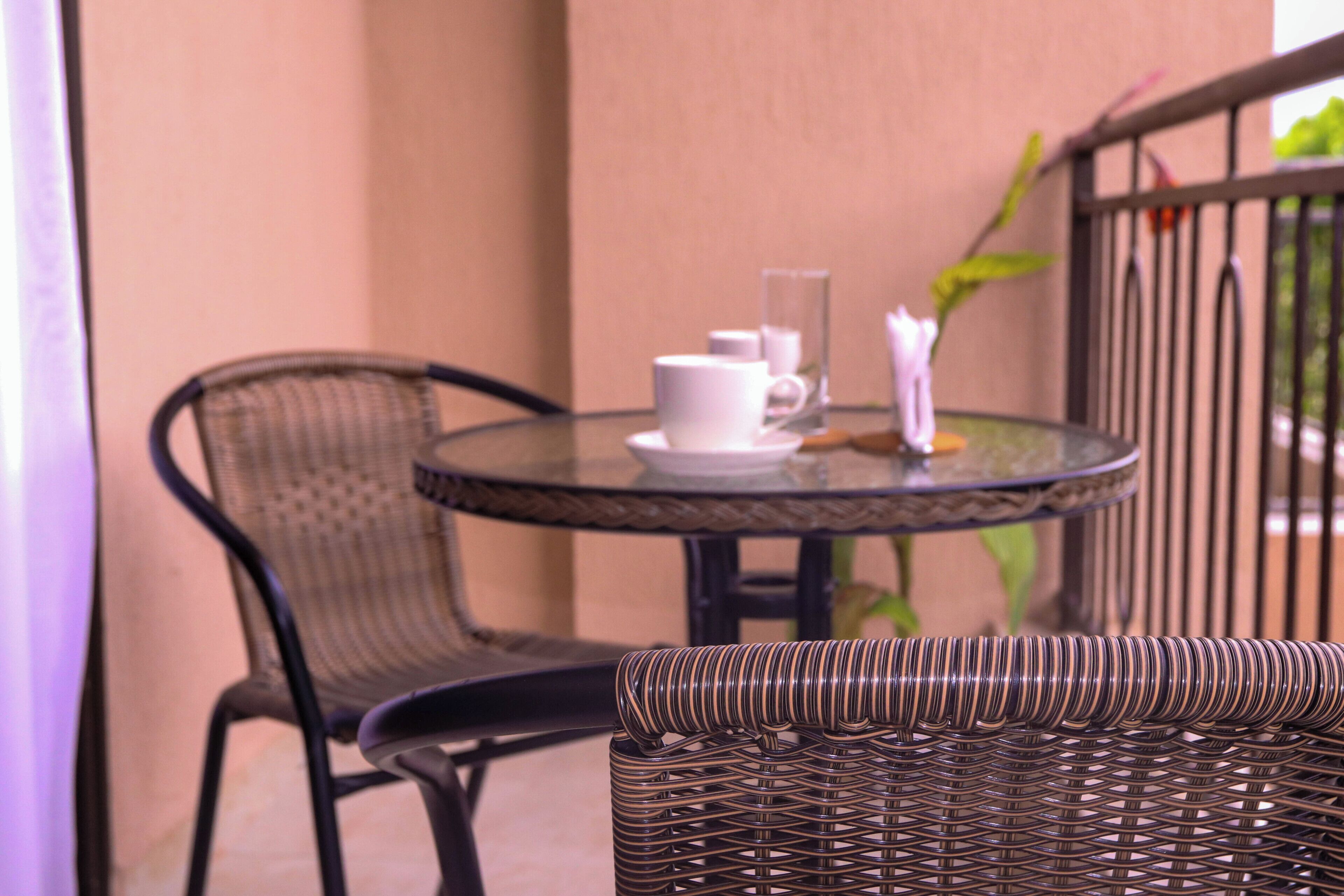 シングルルーム マウンテンビュー | 屋外ダイニングエリア