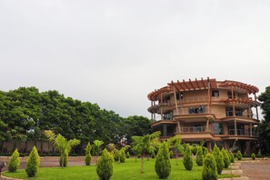 Fyrir utan
