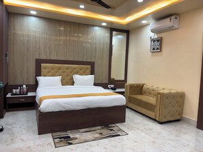 Deluxe Double Room, Balcony, City View - SK TOWER (Nawada)