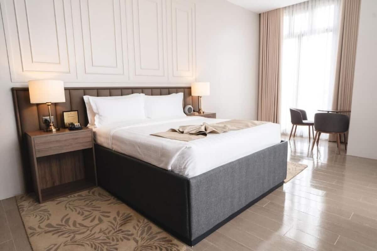 Deluxe Double Room, Pool View