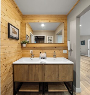 Bathroom - Pine Peak Getaway • Cozy Cabin in Pinon Pines (Frazier Park)