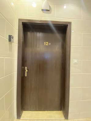Uklassifisert bilde, 5 av 16, knapp