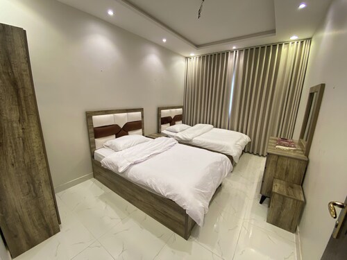 Al Salam Three Bedrooms Hall Kitchen j12