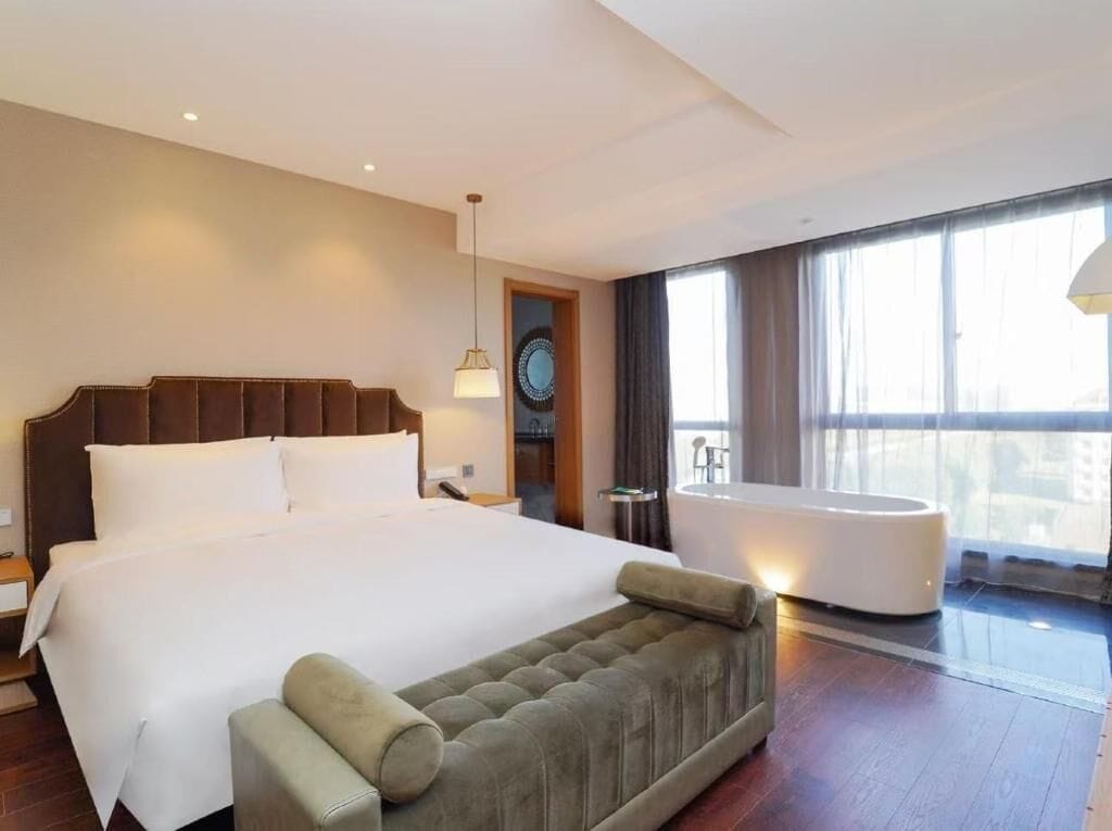 Down duvets, free minibar, blackout curtains, soundproofing