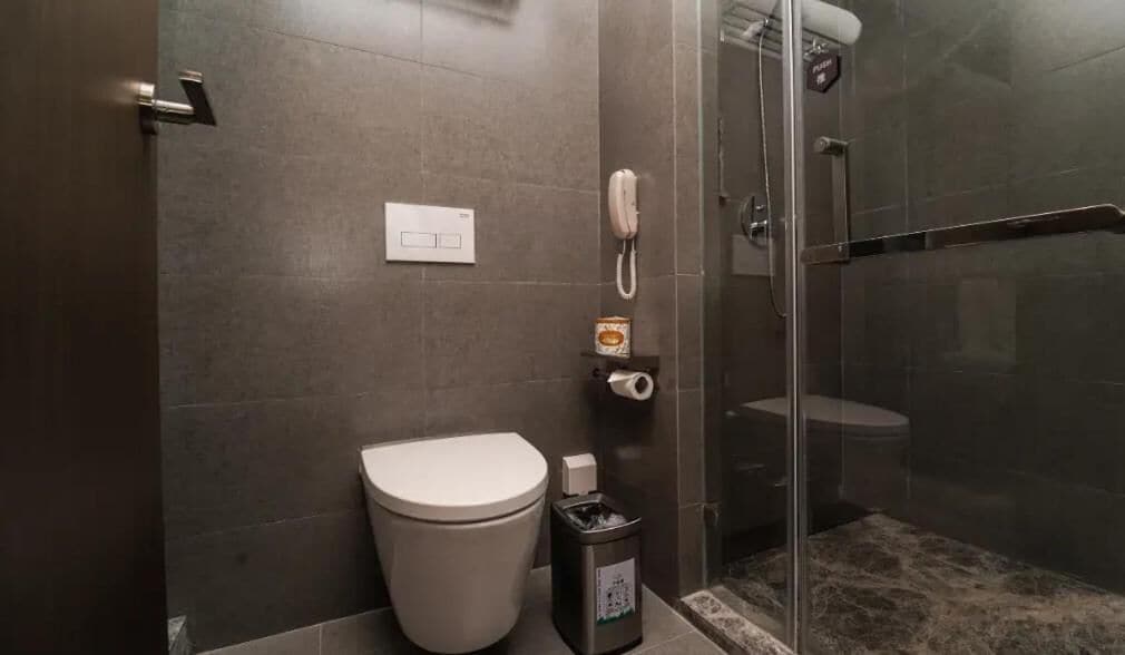 Luxury Suite, Lake View | Bathroom