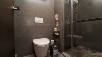 Luxury Suite, Lake View | Bathroom