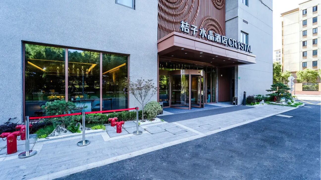 Kamar Double Bisnis, pemandangan kota | Selimut bulu angsa, minibar gratis, tirai kedap cahaya, dan kedap suara