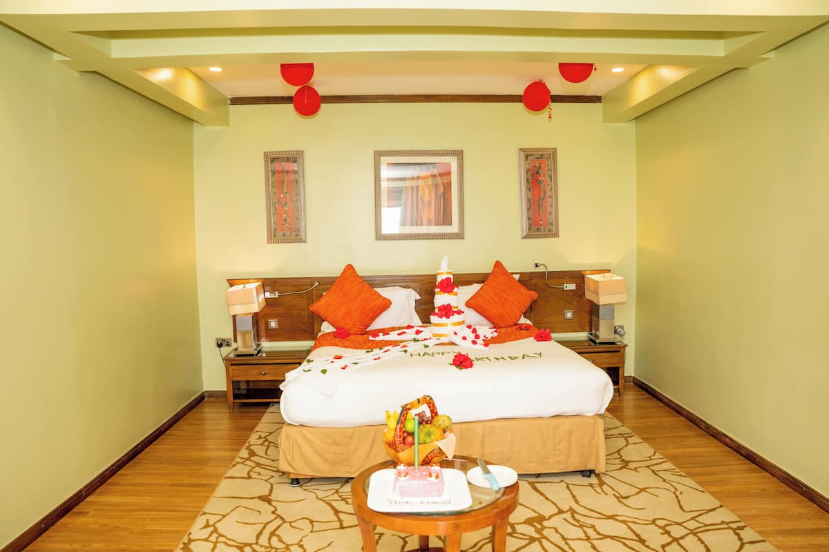 Phòng 2 giường đơn Deluxe, quang cảnh hồ | Bộ đồ giường cao cấp, nệm có lớp đệm bông, minibar 