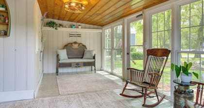 ‘Femme Osage Haus’ Getaway w/ Hot Tub in Augusta!