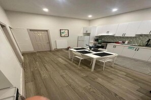 Private kitchen - DT Central Toronto Hotel (Toronto)