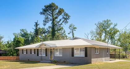 2 Mi to Dtwn Vidalia! Pet-Friendly Retreat w/ Yard