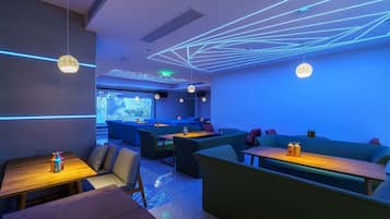 酒吧(店内)