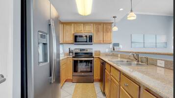 Exclusive Condo, 2 Bedrooms, Balcony, Beach View | Private kitchen | Coffee/tea maker, fridge, microwave, oven
