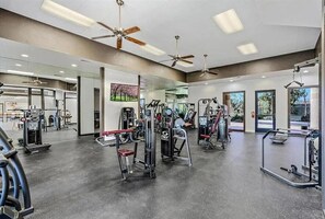 Fitness facility - Cozy 1-bedroom apartment with AC in awesome Palm Breezes Resort (Palm Desert)
