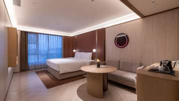 Blackout curtains, soundproofing, iron/ironing board, free WiFi