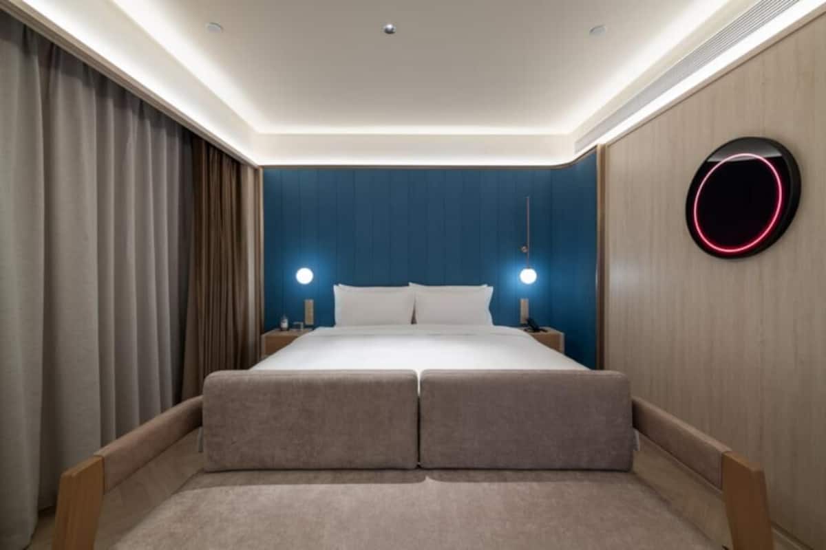 Blackout drapes, soundproofing, iron/ironing board, free WiFi