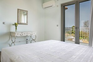 Iron/ironing board, travel cot, free WiFi, bed sheets - Afrodite Luxury Villa, Estrellas Luxury Villas (Kefalonia)