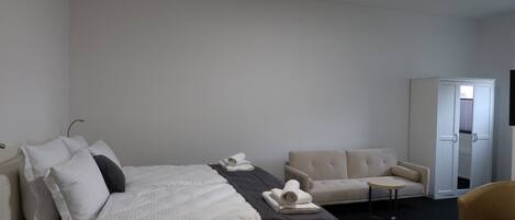 Habitación triple familiar | Wifi gratis y ropa de cama