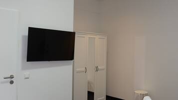 Double Room | Free WiFi, bed sheets
