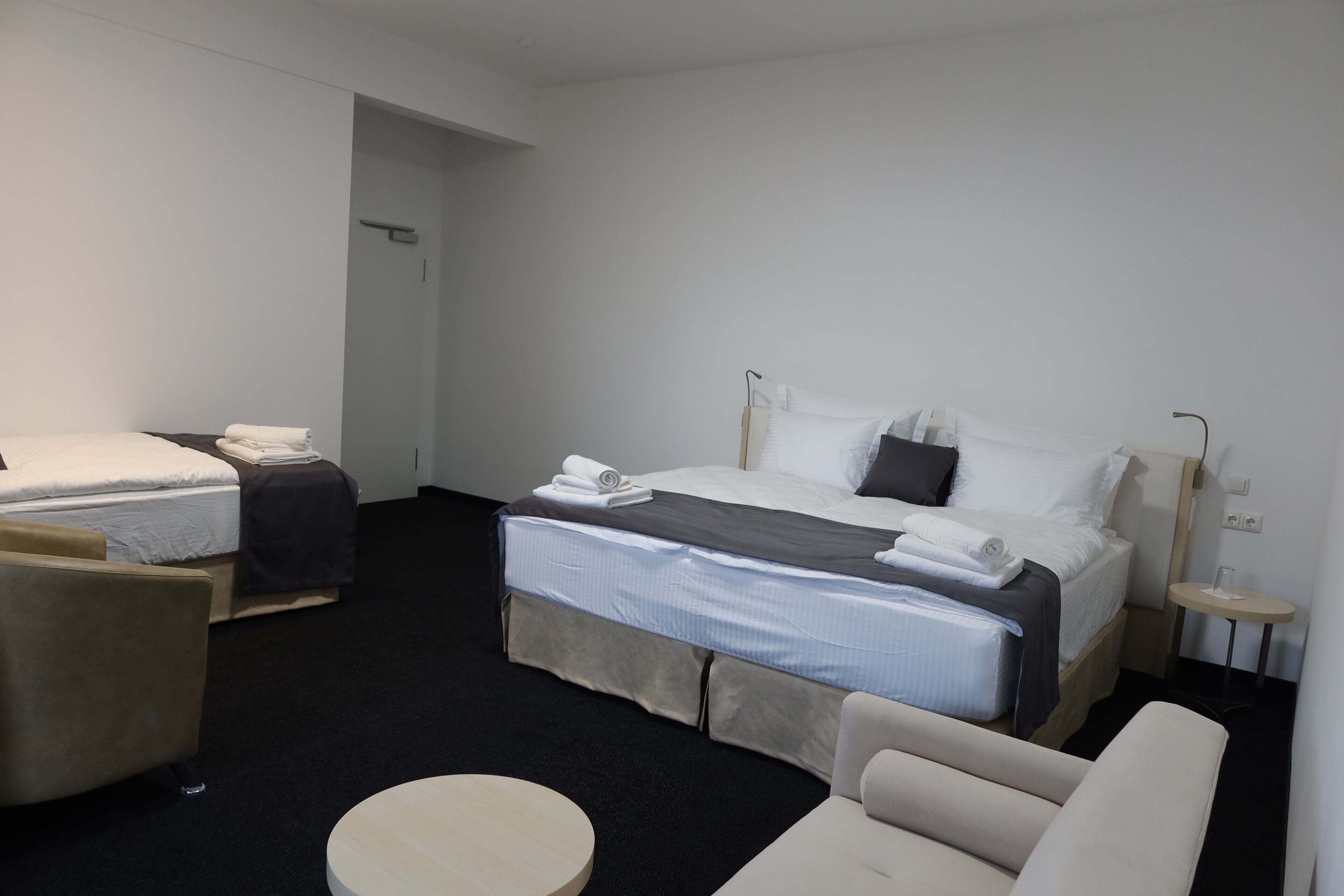 Chambre triple familiale | Accès au Wi-Fi (inclus), literie fournie