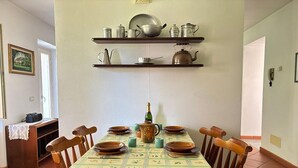 Dining - Lakeview Apartment in Luino for 4 (Luino)
