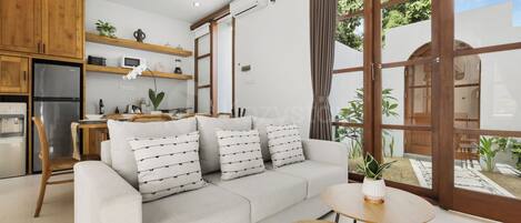Villa, 3 Bedrooms, Pool View | Living room