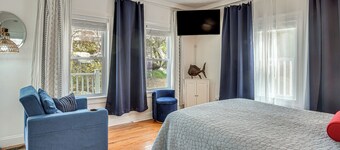 Walk to Gloucester Harbor & Dtwn: Coastal Studio
