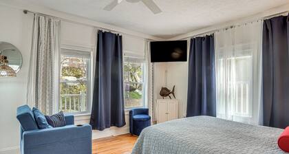 Walk to Gloucester Harbor & Dtwn: Coastal Studio
