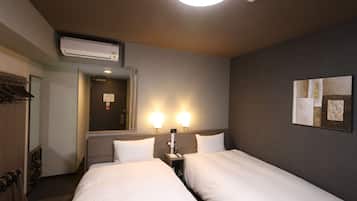Comfort Twin Room, Non Smoking | Laptop workspace, blackout drapes, iron/ironing board, free WiFi