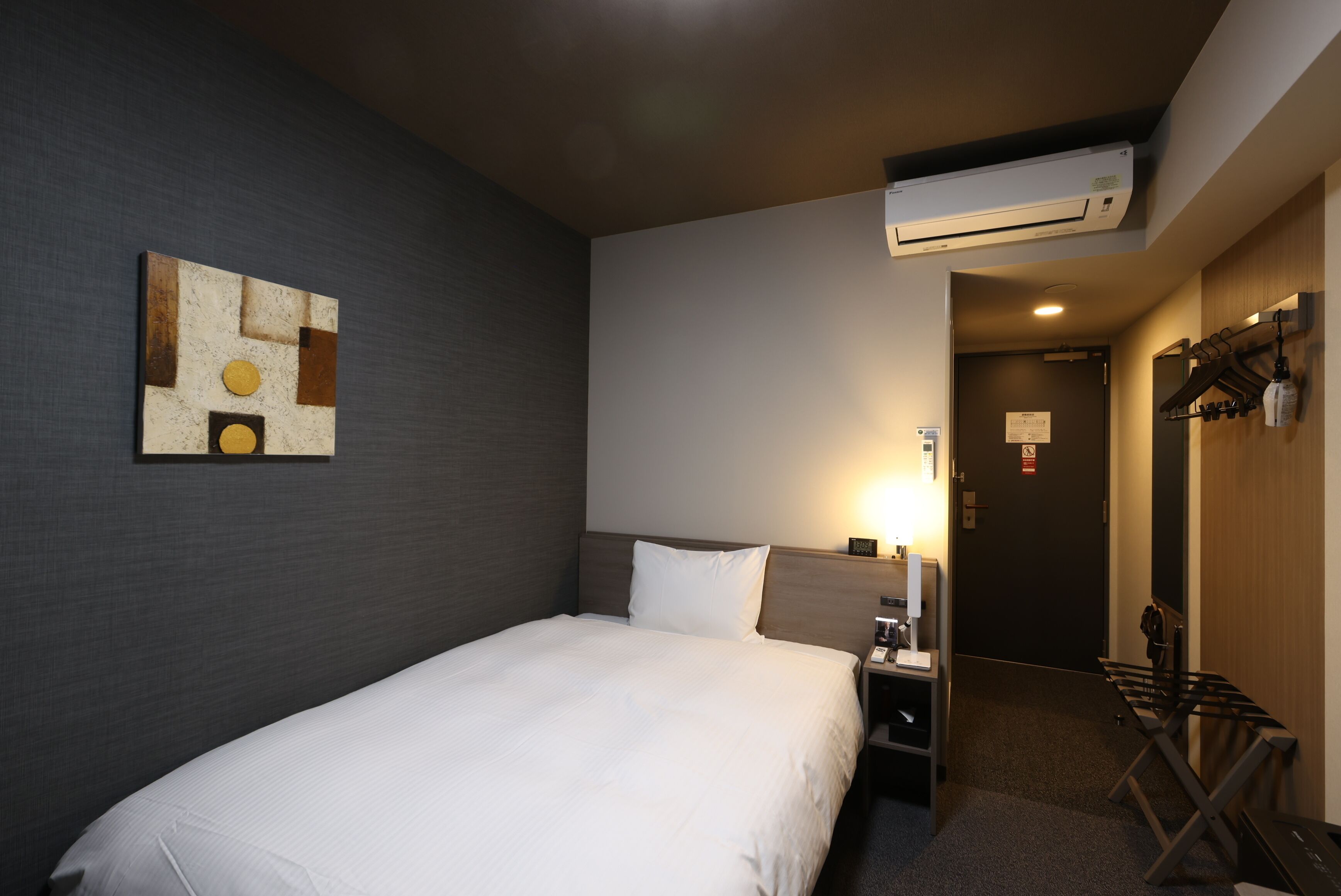 Comfort Single Room, Non Smoking | Laptop workspace, blackout curtains, iron/ironing board, free WiFi
