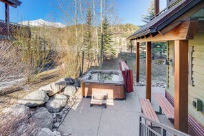 Tina de hidromasaje al aire libre