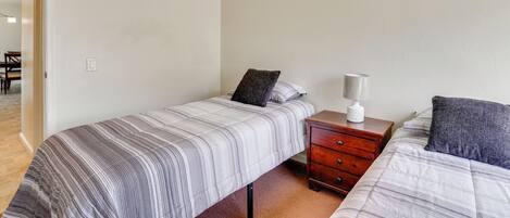 3 bedrooms, internet, bed sheets
