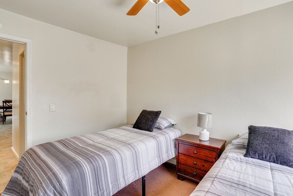 3 bedrooms, internet, bed sheets