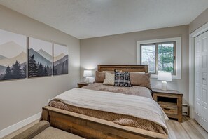 5 bedrooms, iron/ironing board, travel cot, Internet