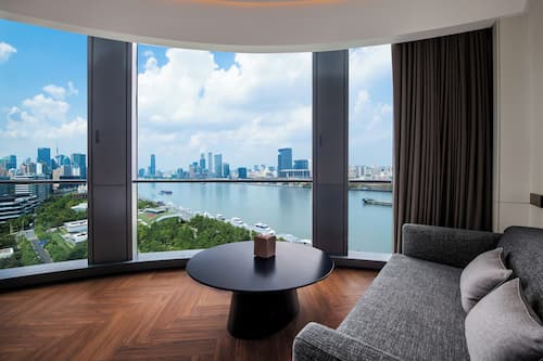 Executive suite | Luxe beddengoed, donsdekens, bedden met traagschuimmatrassen
